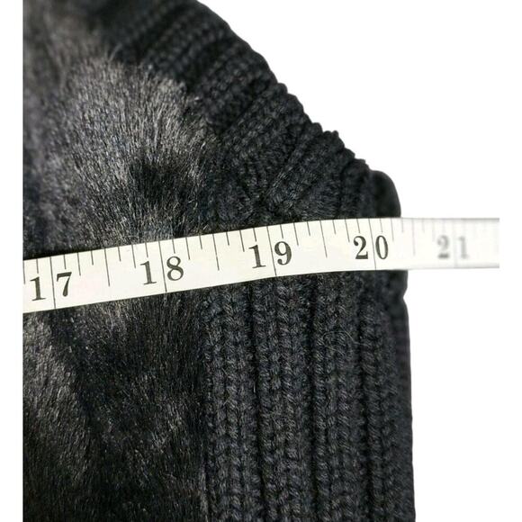 Chico's Black Faux Fur Vest Size 2 US L Sleeveless Open Front Knit Classic - Picture 6 of 7